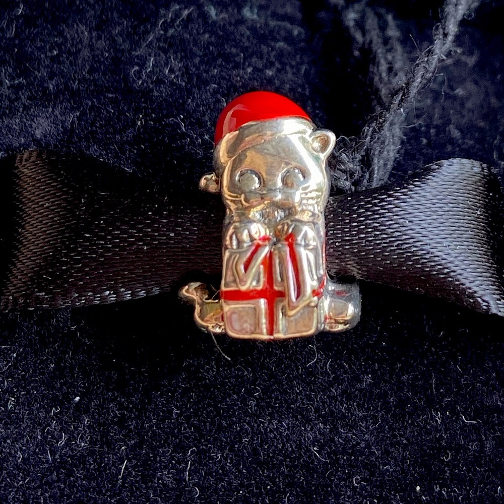 NWT RETIRED Pandora Christmas Kitten Charm!